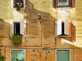 white and black outdoor ac unit