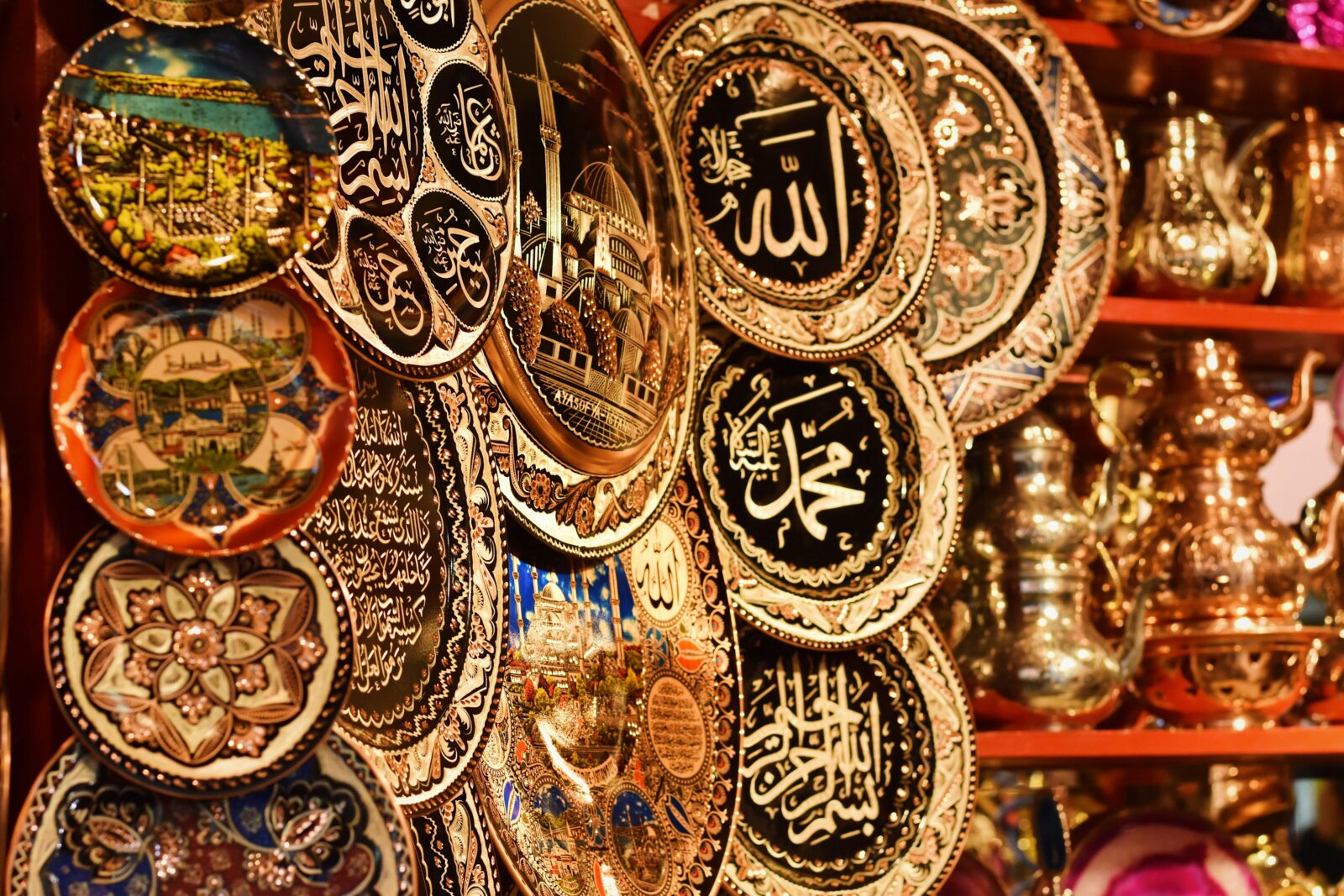 shallow focus photo of decorative plates