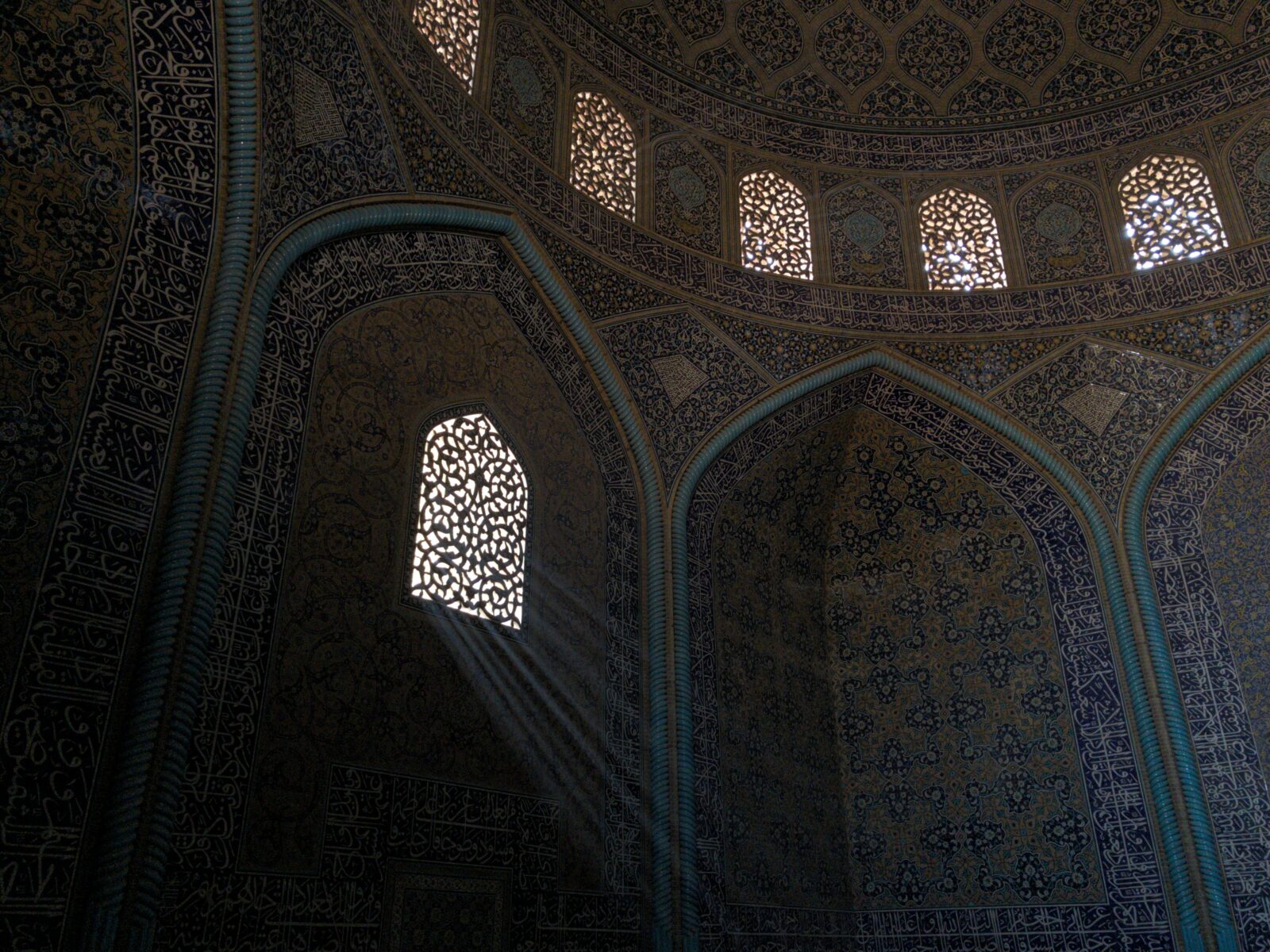 white concrete interioe