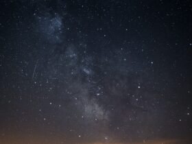 person looking at the milkyway