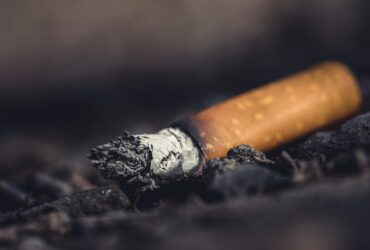 closeup photo of cigarette butt