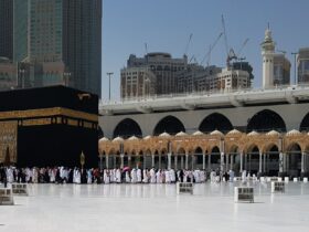 group of people on mecca