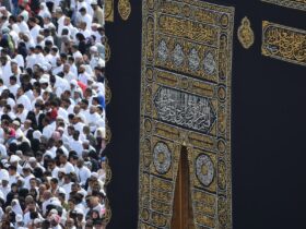 people gathering inside Mecca