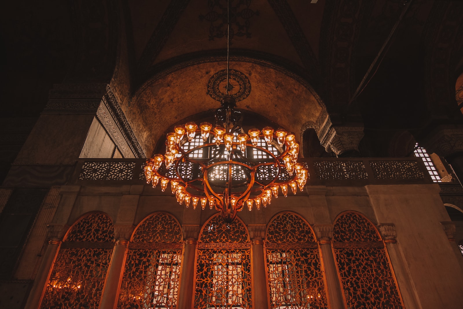 brown and white floral ceiling