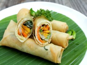 a plate that has some food on it